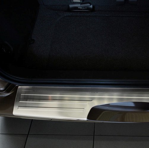 Nerezový kryt prahu zadních dveří Suzuki Grand Vitara (2006 - 2014) - Avisa