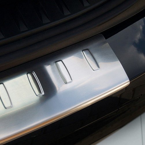 Nerezový kryt prahu zadních dveří BMW 3 E91 Combi Facelift (2008 - 06/2012) - Avisa