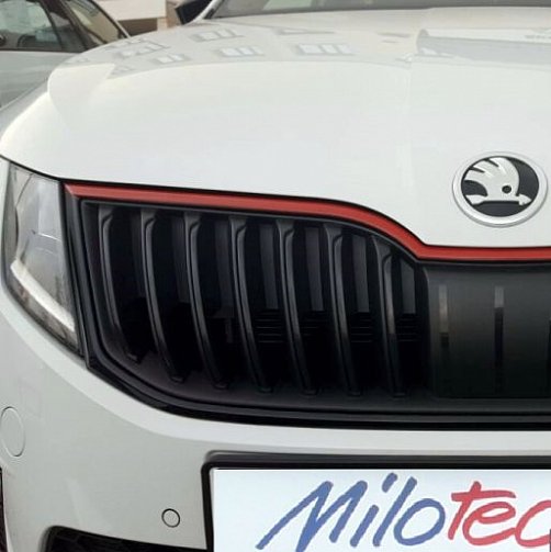 Sportovní červená lišta do přední masky Škoda Octavia III Facelift (2017>) - Milotec 